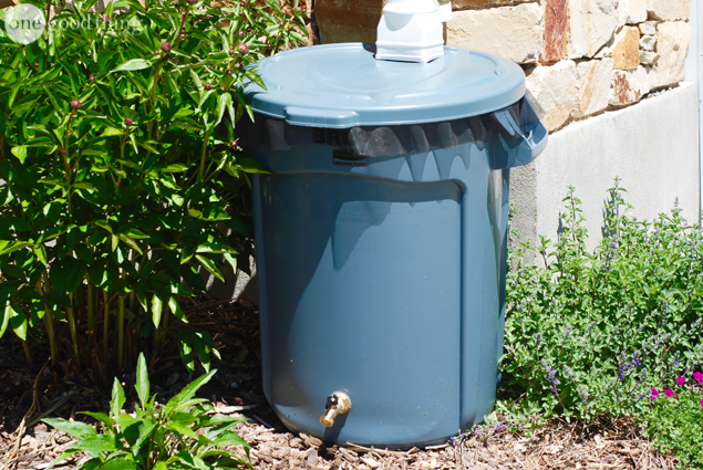 make a water barrel out of a trash can